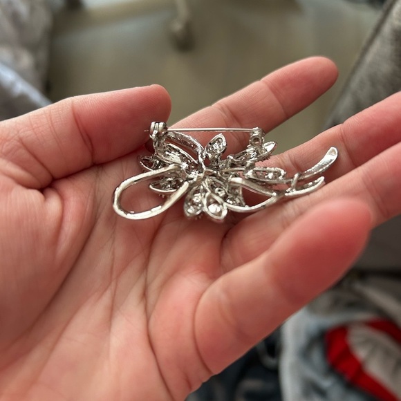 4/$50 wedding Elegant Pink and Purple Floral Brooch mother of the bride 💜 - Picture 6 of 6